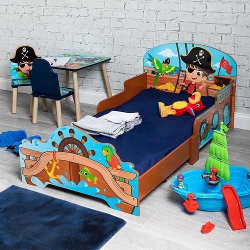 Kids pirate theme - kids, wooden