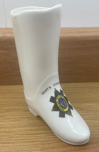 Crested china ww1 - crested, by