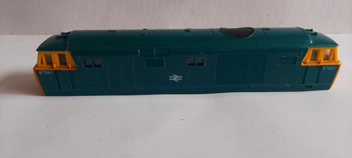 Hornby class d7063 hymek - hornby,