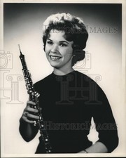 Press Photo Mary Lou Fay, Miss Alabama, with Oboe - abna42436