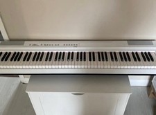 White Yamaha piano keyboard