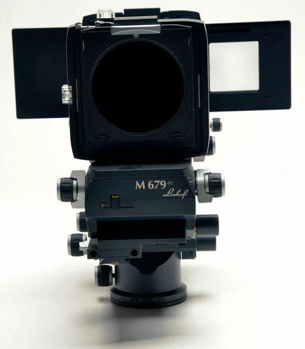 Movable adapter for linhof