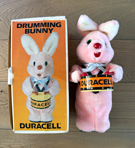Duracell drumming bunny pink - drumming,