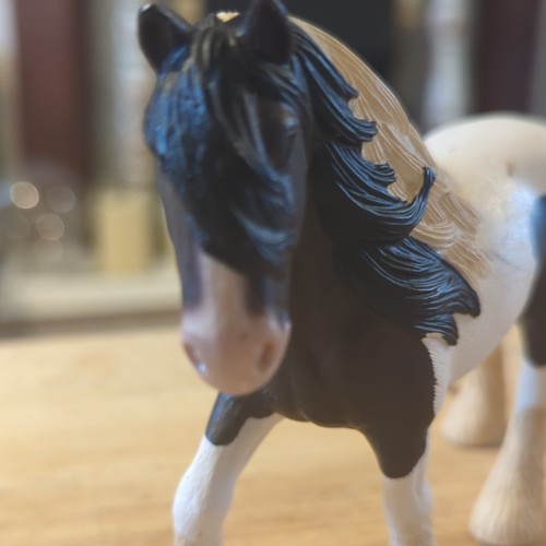 Black white plastic - black, horse