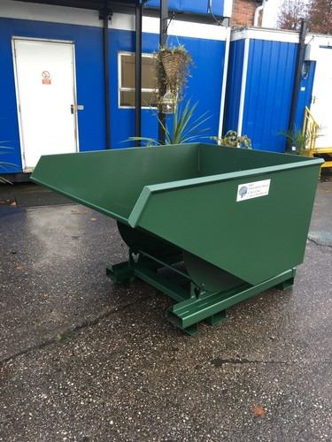Tipping skip recycling - tipping,