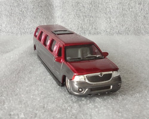 Lincoln navigator limousine - lincoln,