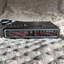 GE Radio AM/FM Digital clock Woodgrain Model 7-4612A Vintage 1980s Tested Works
