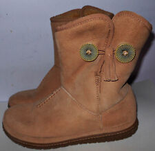 Clarks Sheepskin Lined UK 4D Beige Suede Moccasin Style Flat Boots