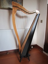 Dusty Strings Ravenna 34 string lever harp in excellent condition. 