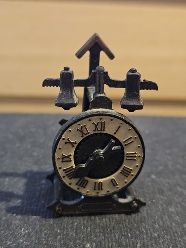 Lovely vintage metal - vintage, cast