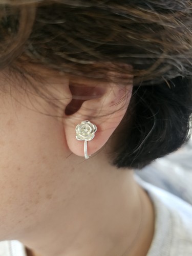 Silver tone flower clip - silver,