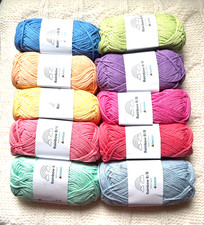 10 balls x 50g Hobbii 