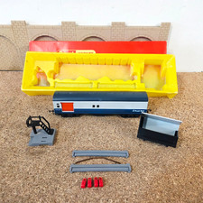 TRI-ANG  HORNBY OO GAUGE R402M