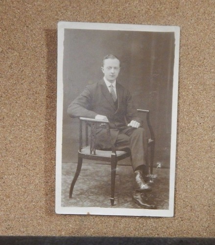 Man 1930 sat a - a, chair