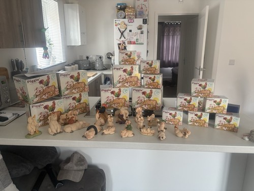 Pig figurines ornaments - figurines,