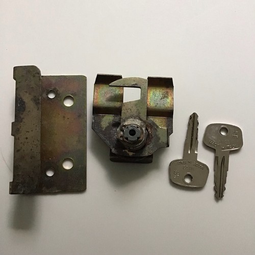 Halfords lock key rooftop - rooftop, box