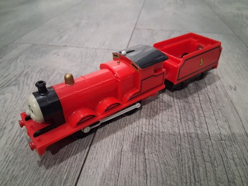Thomas trackmaster james train - trackmaster,