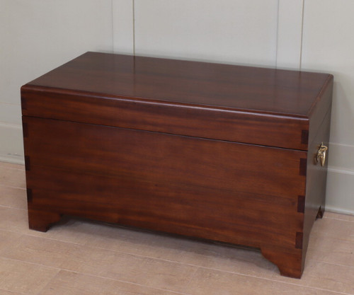 Mahogany blanket box - mahogany,