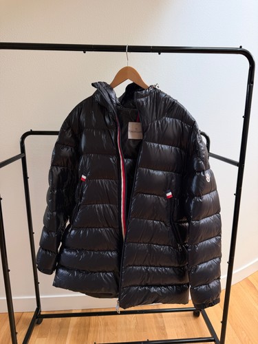 Navy blue moncler puffer - blue,
