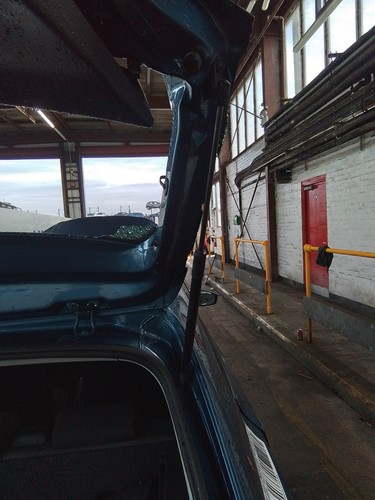 Boot tailgate support strut - tailgate,