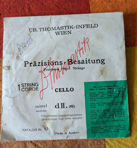 Old packet cello string - packet, d