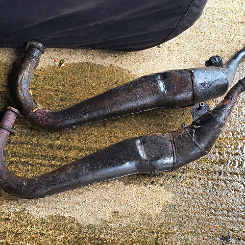 Rg500 bottom exhausts - rg500,