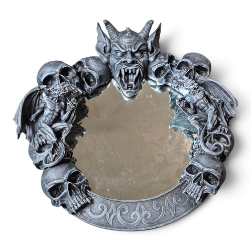 Vtg spencer gifts demon skulls - spencer,