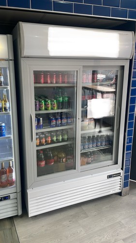 Commercial double door drinks