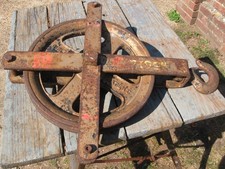 VINTAGE LARGE HEAVY  INDUSTRIAL  CAST IRON ROPE PULLEY WHEEL WORKING BARN LIFT