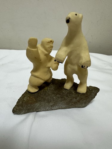Polar bear inuit - inuit, hand