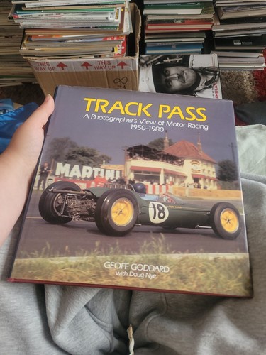 Track pass photograher s - a, photograher's