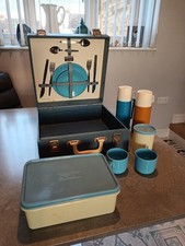 VINTAGE SIRRAM PICNIC SET BLUE 2 PLACE SETTINGS