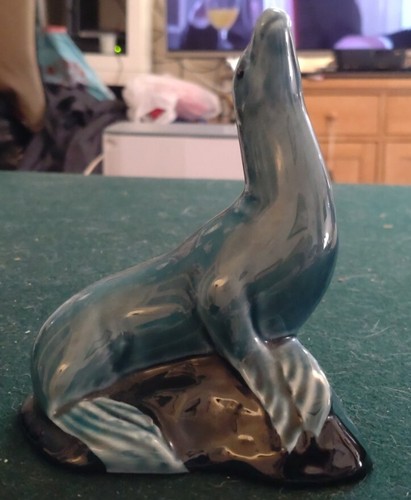 Poole pottery seal - pottery,