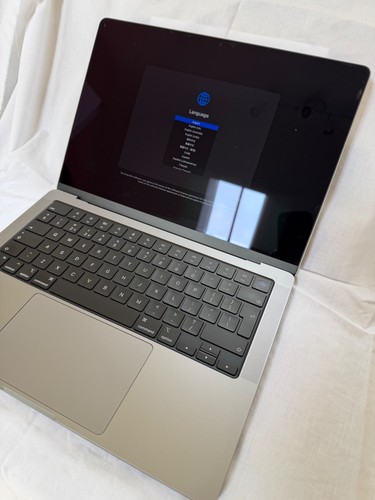 Nearly new apple - nearly, macbook