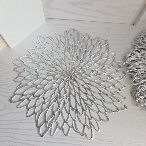 12x silver floral placemats - 12x,