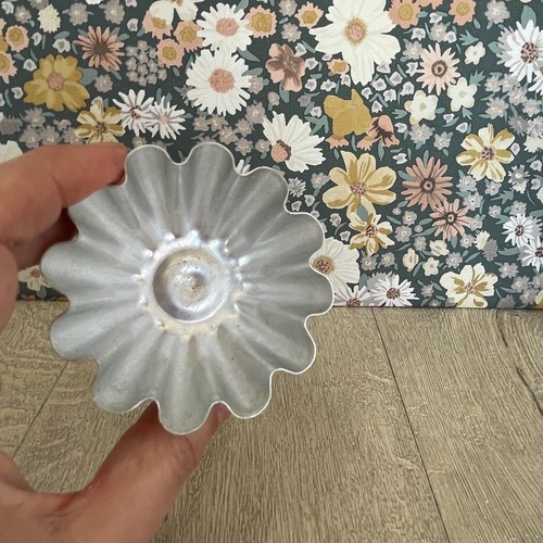 Round scalloped aluminium - round,