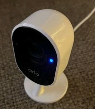 Arlo Essential Indoor