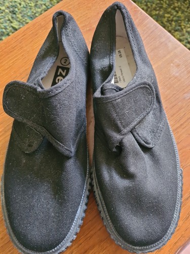Black plimsolls size never - plimsolls,