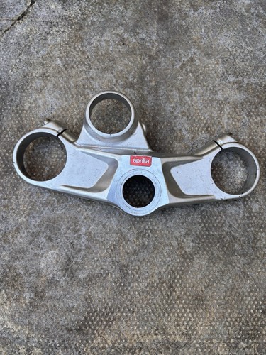 Aprilia rsv4 upper yoke - aprilia,