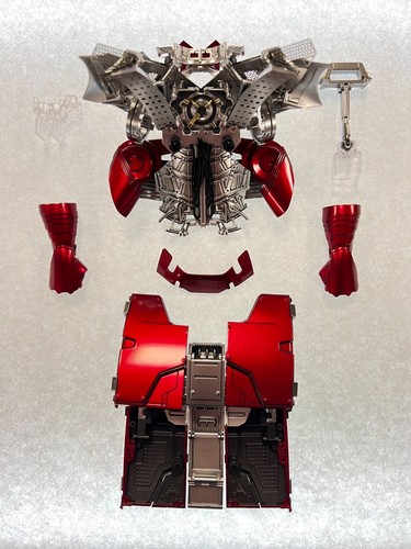 Hot toys iron man - iron,