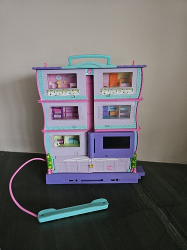 Pixel chix roomies house - chix,