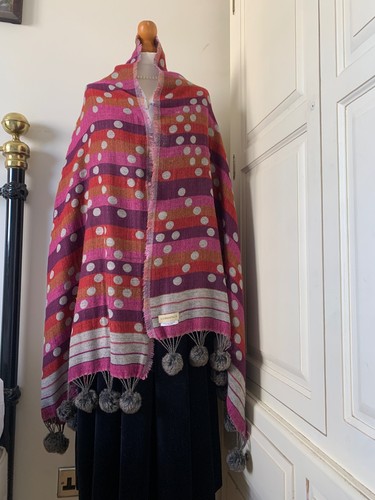 Cordings pom - pom, shawl