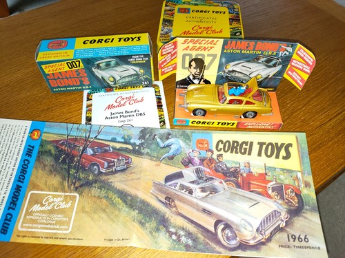 Corgi 261 007 - james, bond's