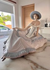 LLADRO Nao 'Grace' Figurine