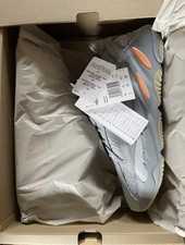 Adidas Yeezy Boost 700 V2