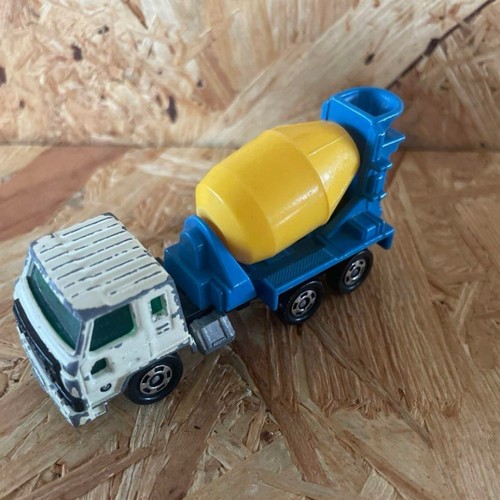 Tomica made japan nissan - tomica,