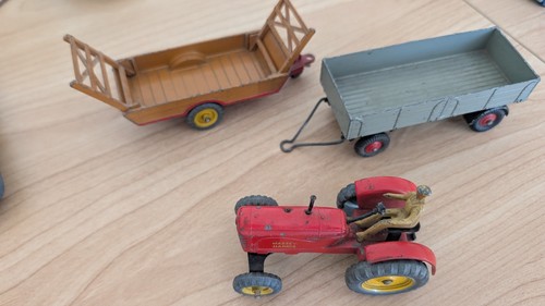 Dinky massey harris - dinky,