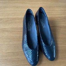 RUSSELL & BROMLEY STUART