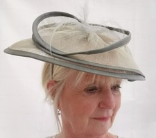 Snoxell Gwyther Ladies Hatinator Beige Grey Headband Saucer Style Wedding Formal