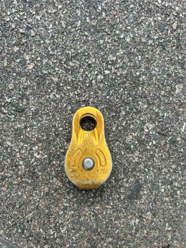 Petzl fixed pulley - fixed,